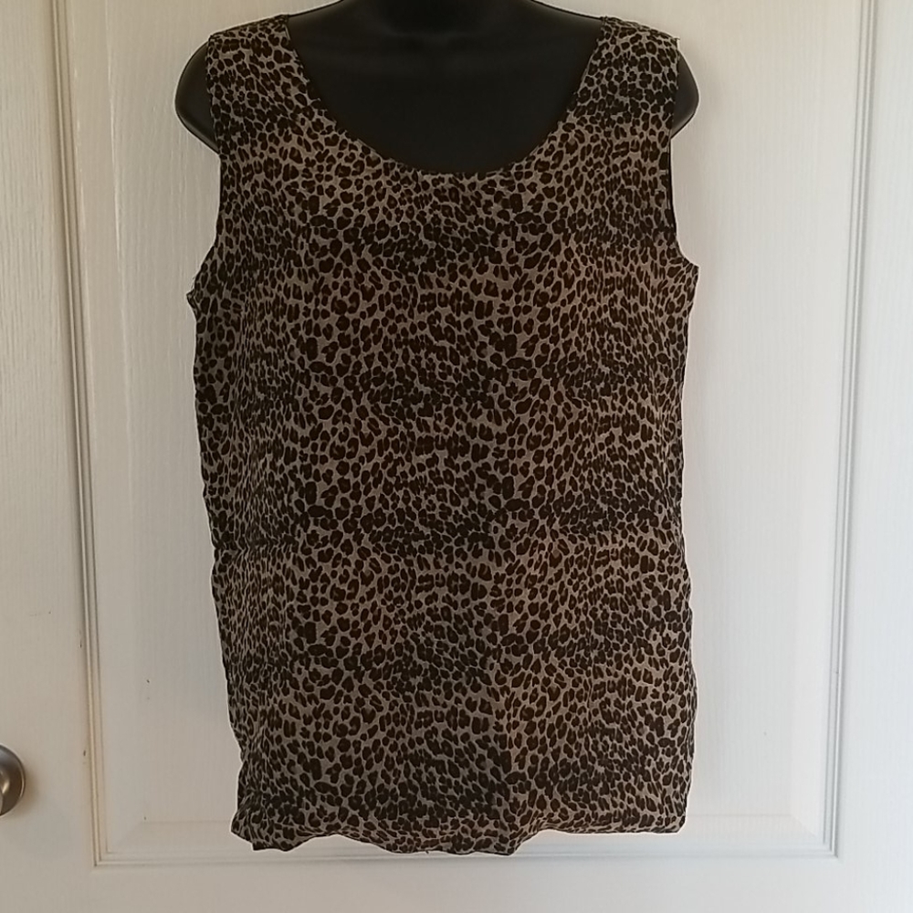 Quo-Silk Leopard Print Top